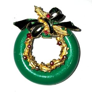 Vtg Unsigned ART Arther Pepper Green Enamel Rhinestone Wreath Pin Brooch